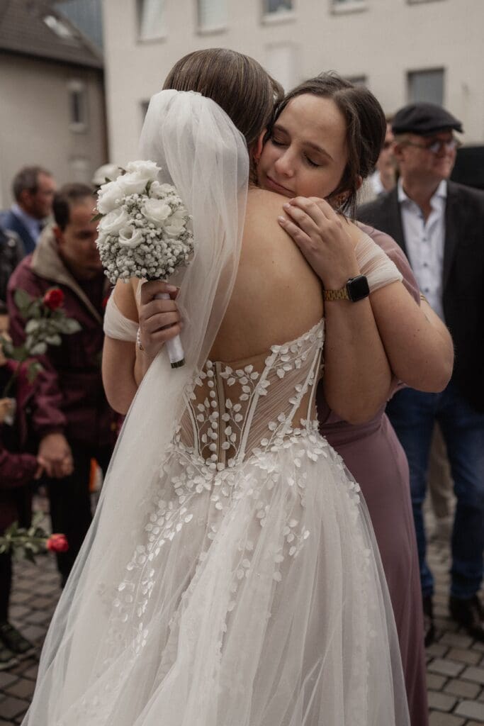Gratulationen nach der Hochzeit von Freundin