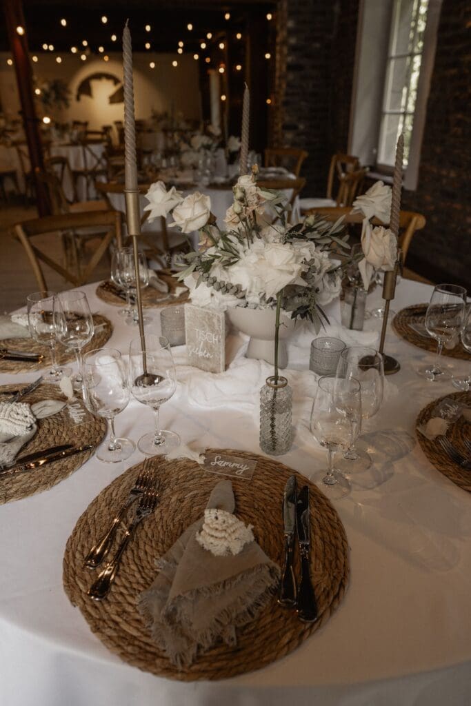 Tischdekoration bei einer Hochzeit in der Alten Mühle Bardenberg