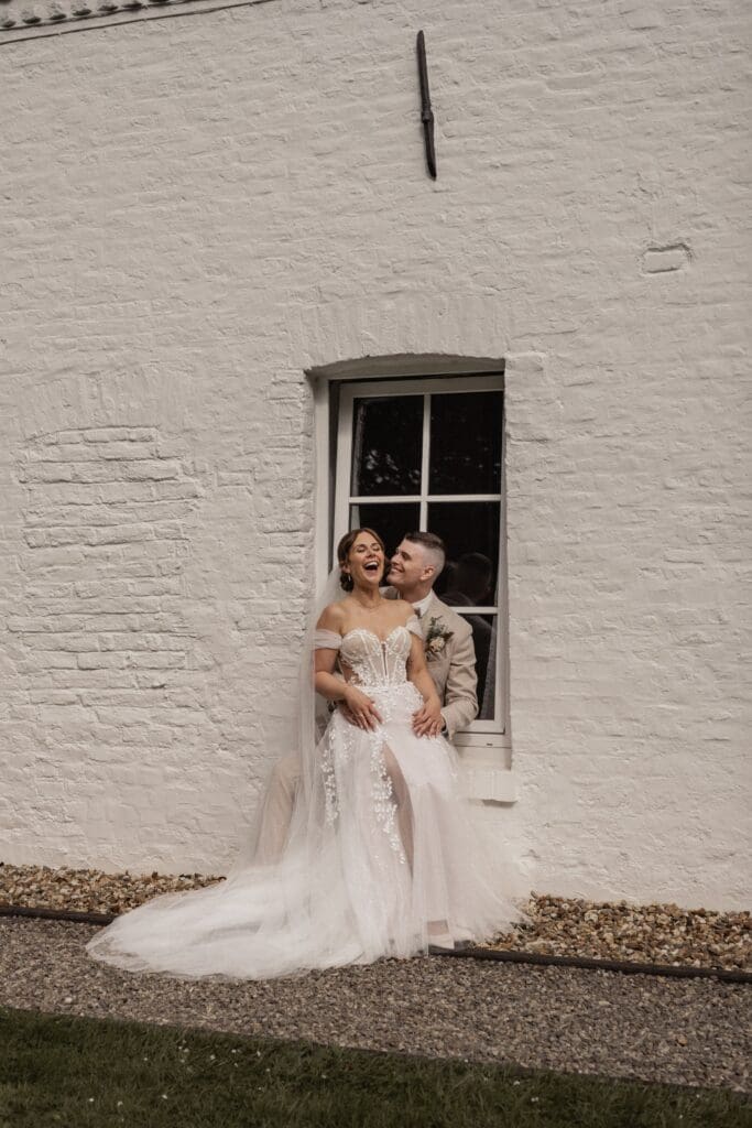 Natürliches Brautpaar Shooting vor der Alte Mühle Bardenberg bei Aachen